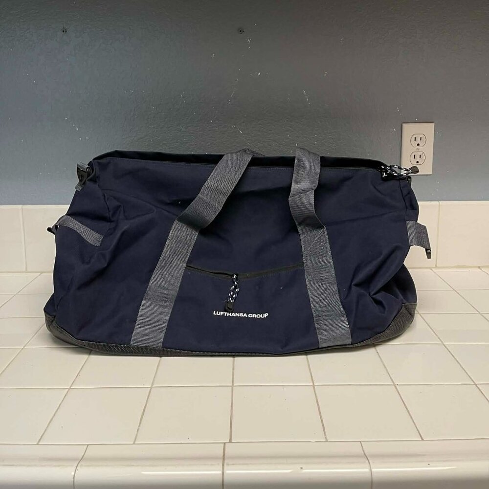 Lufthansa group duffle bag